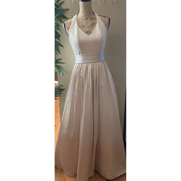 | White by Vera Wang | Halter V-Neck Bridesmaids Dress with Sash - Size 0 - Picture 3 of 13